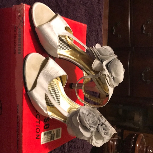 Women’s Heels - Picture 2 of 2